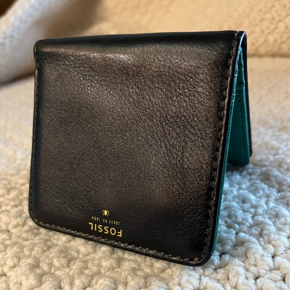 2 Wallets! Nordstrom leather Continental and Fossil Minimal Wallet - Picture 7 of 9